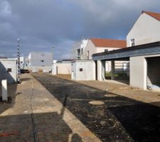 Voila plusieurs mois, que ce forum est inactif mais grâce à ForumConstruire, beaucoup des futurs co-propriétaires se sont retrouvés et on pu échanger et surtout sympathiser. 

Le chantier avance à grand pas. Les Maisons seront livrées dès le moi prochain (en Avril 2015 comme prévu).