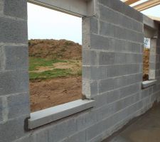 Pose des seuils et des appuis de fen&ecirc;tre