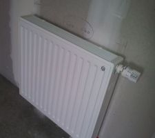 Chambre coté velux - radiateur installé , mauvais modèle !!