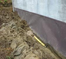 J 107 le drain ( sans geotextile ... à refaire !!!)