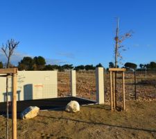 Entr&eacute;e du terrain confectionn&eacute; par l'am&eacute;nageur