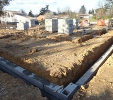 Le soubassement en agglo encore