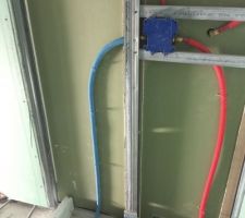 Préparation pour mur en carreau de plâtre (séparation douche / Meuble vasque)