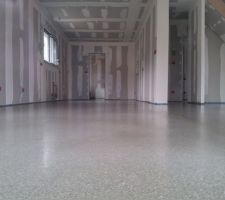 J espère que la chape liquide se nettoie bien sur le placo. J ai pas mal d éclaboussures en oied de cloisons dans le couloir du RDC.