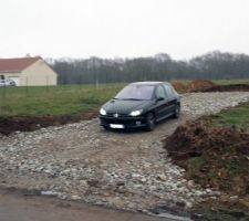 Ca fait plaisir de voir que en rentrant du boulot notre terrain a changé,  et que le terrassier à  attaqué... hihi