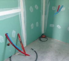 Cloisons salle de bains terminés