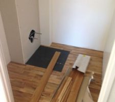 Toilette &eacute;tage : mixte parquet carrelage