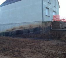 L'excavation fa&icirc;te... Il est o&ugrave; notre terrain :-))))