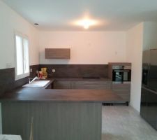 La cuisine, manque que les plinthes   notre lave vaisselle actuelle!!