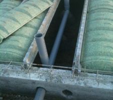 Mise en place des évacuations et alimentation.