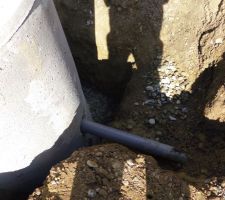 Puisard : Voilà le tuyau de récupération des eaux d'un peu plus près