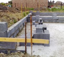 Vide sanitaire encore sur deux rangs de parpaings