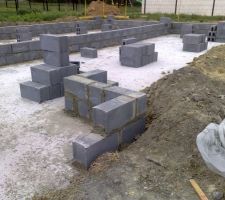 Vide sanitaire encore sur deux rangs de parpaings