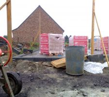 Arrivées des briques sur le chantier