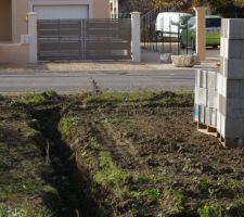 1er jour de terrassement, la base est dessin&eacute;e