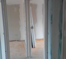 Couloir (vue sur chambres)