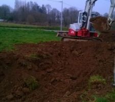 Le 17 Mars 2015, commencement du projet, avec les premiers coups de pelles du terrassier.