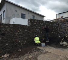 Cloture par le dernier mur moellon