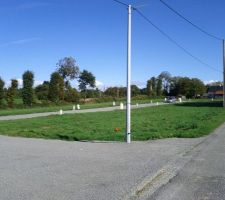 Vue d'ensemble de notre lotissement, la route principale étant en impasse.