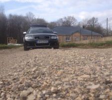 Jsui pas encore arriv&eacute; a la maison que je suis d&eacute;j&agrave; pos&eacute; sur les cailloux...