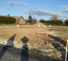 Chaises pos&eacute;es