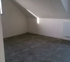 Chape coulée à l'étage en attente de parquet