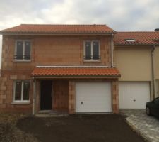 Allé de garage pret a recevoir les pave plus tard , 30cm de crasse sur 27m2