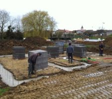 Les fondations sont coul&eacute;es