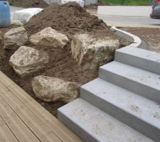 Aujourd'hui, ils ont commenc&eacute; et fini l'enrochement