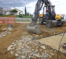 Lestage du ballast de la grue