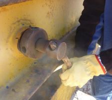 Blocage du mat principal de la grue