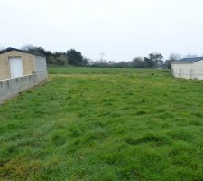 Terrain balis&eacute; avec implantation