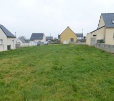 Terrain balis&eacute; avec implantation