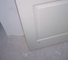 Bcp de coups dans les portes...