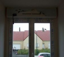 Tiens!!! Il manque comme une grille sur le coffrage?
