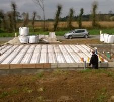 Je pense que la dalle va &ecirc;tre coul&eacute;e cette semaine (semaine 15).