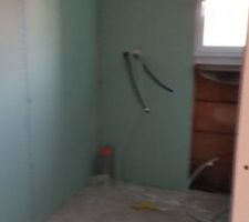 Salle de Bain RDc vue gauche