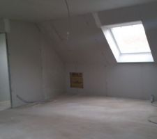 Salle de Jeu/Bureau Etage vue droite