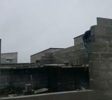 M&ecirc;me sous la pluie, ils travaillent