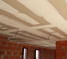 Joints du plafond r&eacute;alis&eacute;s