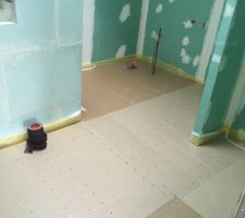Mise en place isolation plancher chauffant ( salle de bain )