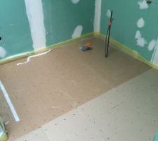 Mise en place isolation plancher chauffant ( salle de bain )