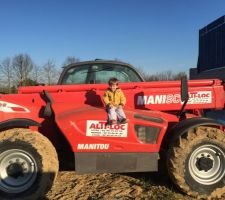 Le pilote du manitou en pleine pose ...