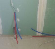 Salle de bain baignoire et lavabo