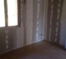 Les joints sont finis!! Et l'isolant de sol posé