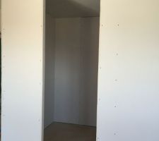 Notre entrée de dressing