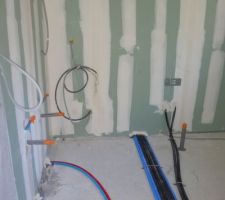 Arrivée eaux   évac de la salle de bain