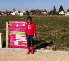 Pose du panneau d'affichage du PC.Une petite erreur s'est gliss&eacute; sur le panneau(855m)&ccedil;
