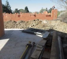 Une partie de la terrasse côté salon