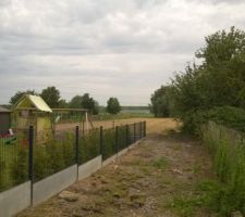 Voici une vue depuis le milieu du chemin d'acc&egrave;s